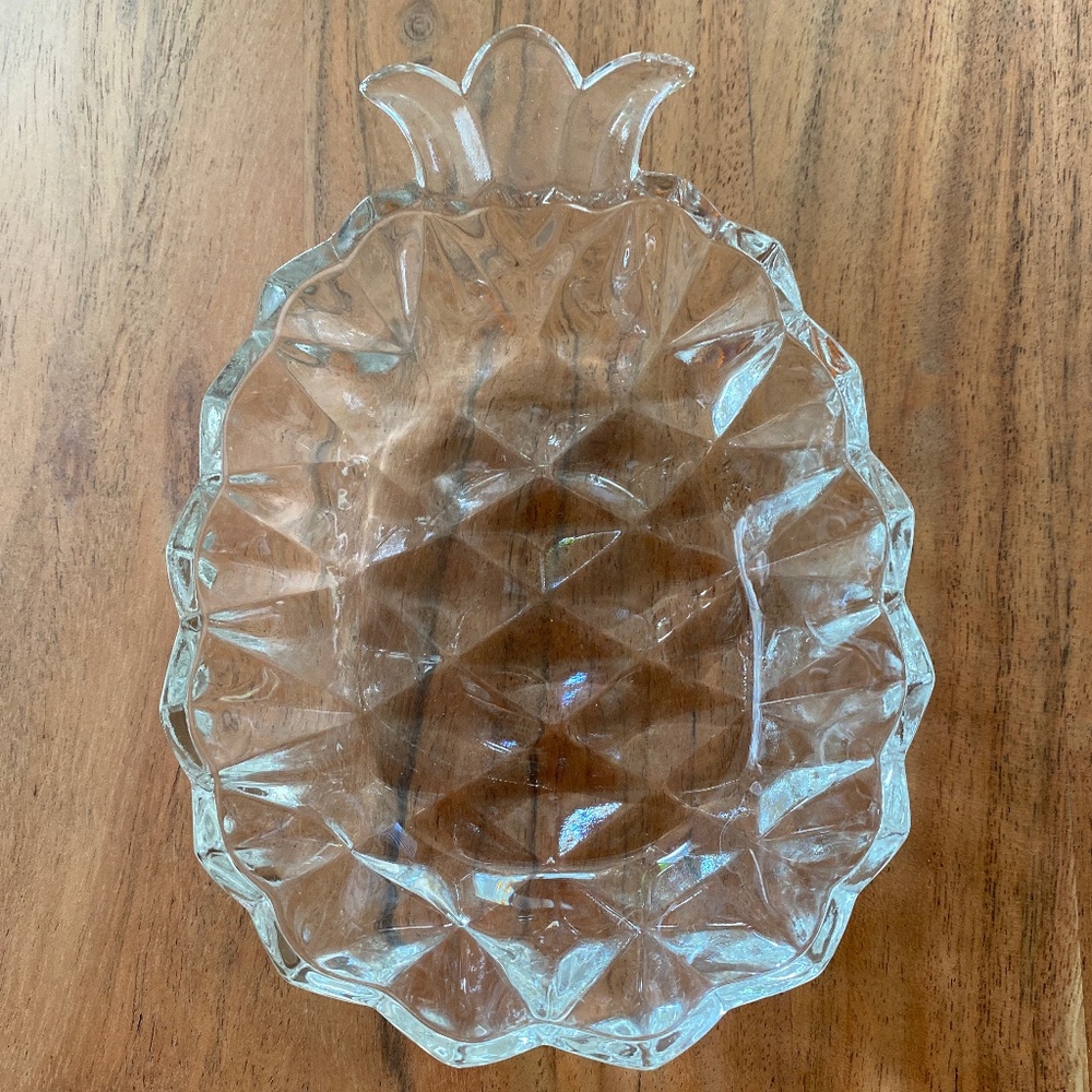 Cut glass pineapple